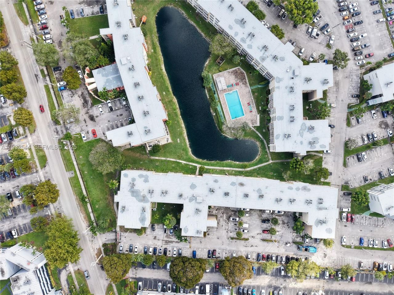 1690 NE 191st St, Unit 404-1, Miami, FL 33179 Photo