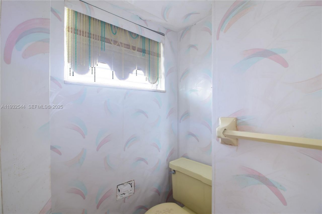 1690 NE 191st St, Unit 404-1, Miami, FL 33179 Photo