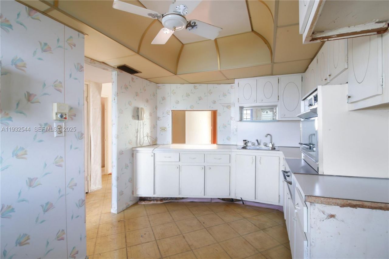 1690 NE 191st St, Unit 404-1, Miami, FL 33179 Photo