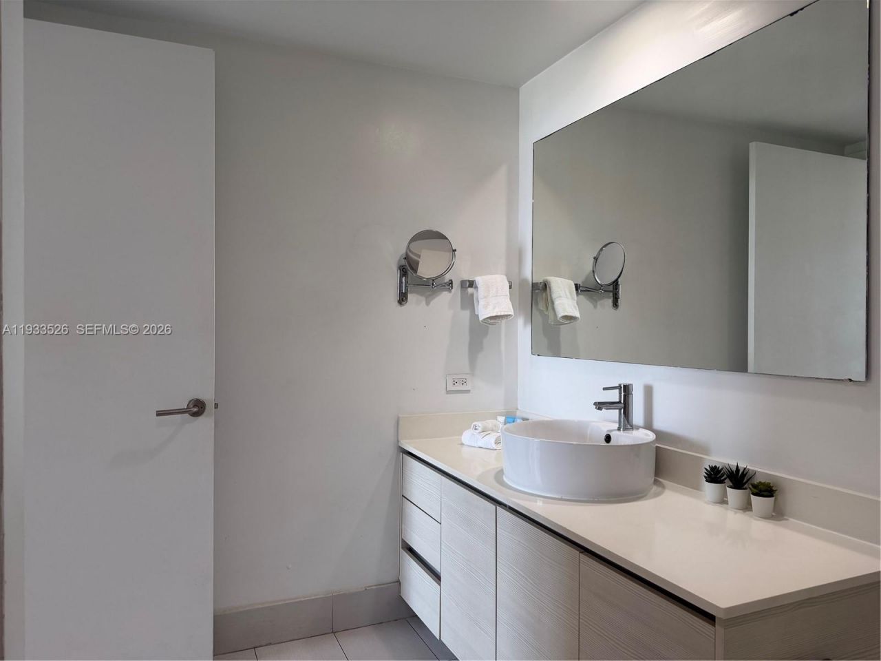 2602 E Hallandale Beach Blvd, Unit R1910, Hallandale Beach, FL 33009 Photo