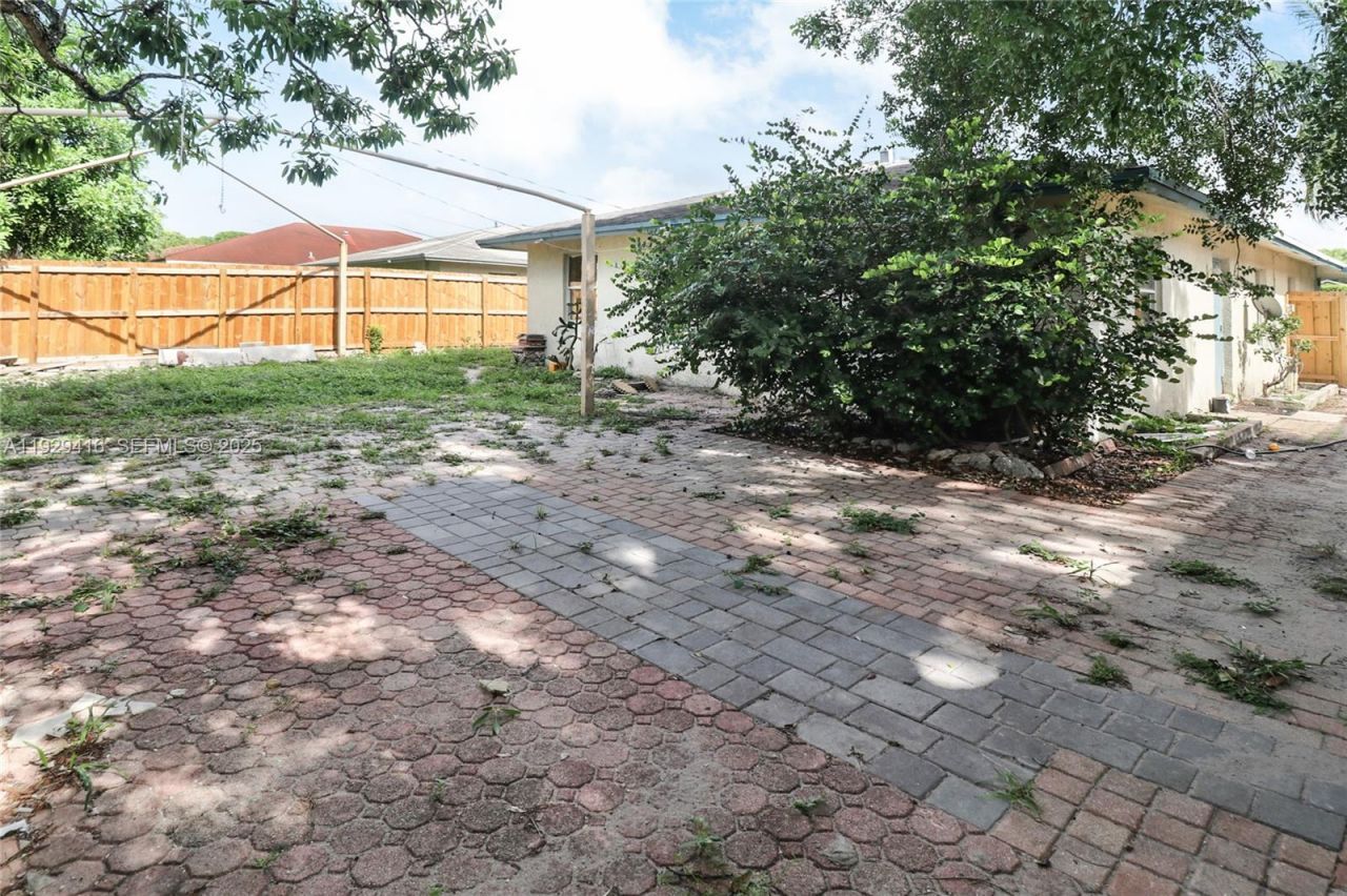 2725 NW 3rd St, Pompano Beach, FL 33069 Photo