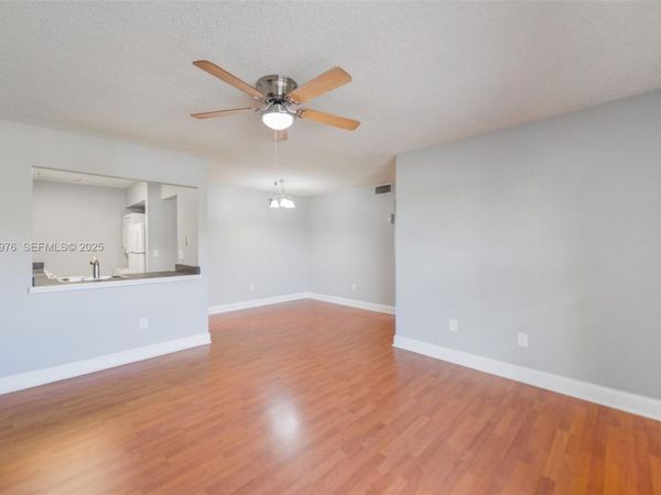 2570 W 67th Pl, Unit 21-2, Hialeah, FL 33016