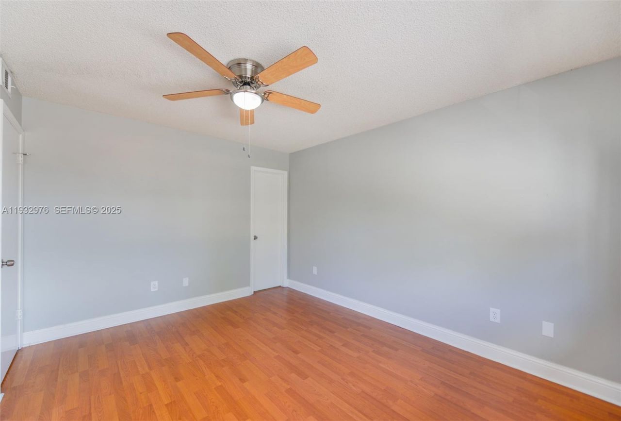 2570 W 67th Pl, Unit 21-2, Hialeah, FL 33016 Photo