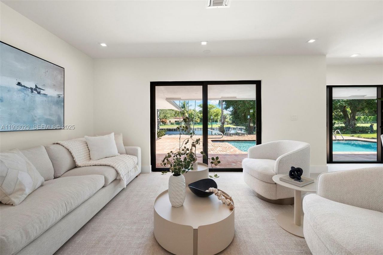 10945 SW 75th Ct, Pinecrest, FL 33156 Photo