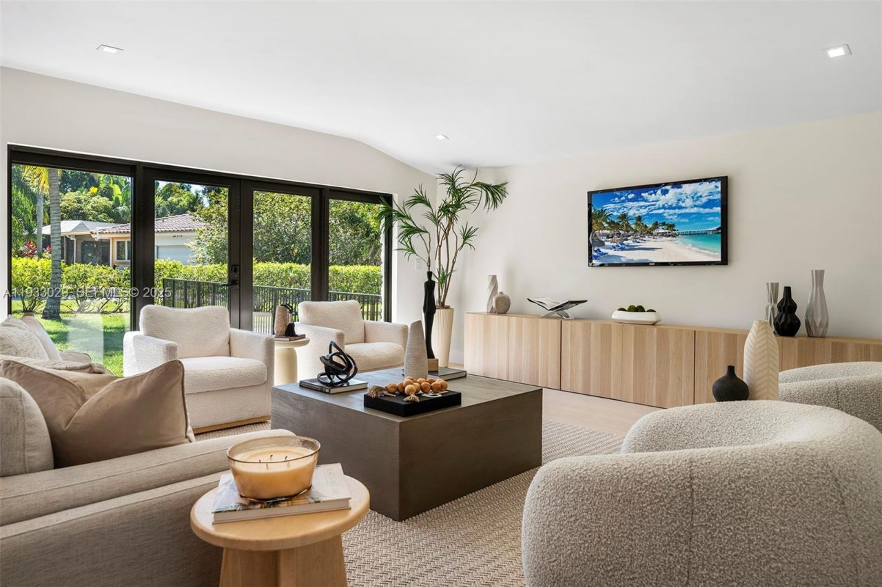 10945 SW 75th Ct, Pinecrest, FL 33156 Photo