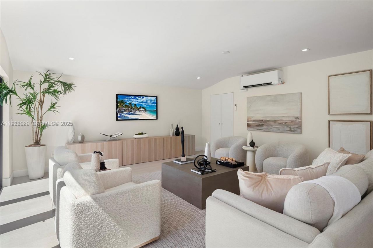 10945 SW 75th Ct, Pinecrest, FL 33156 Photo