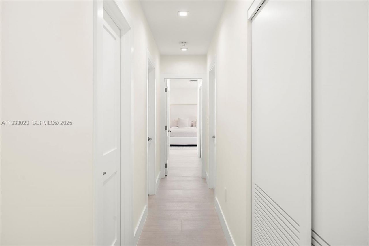 10945 SW 75th Ct, Pinecrest, FL 33156 Photo