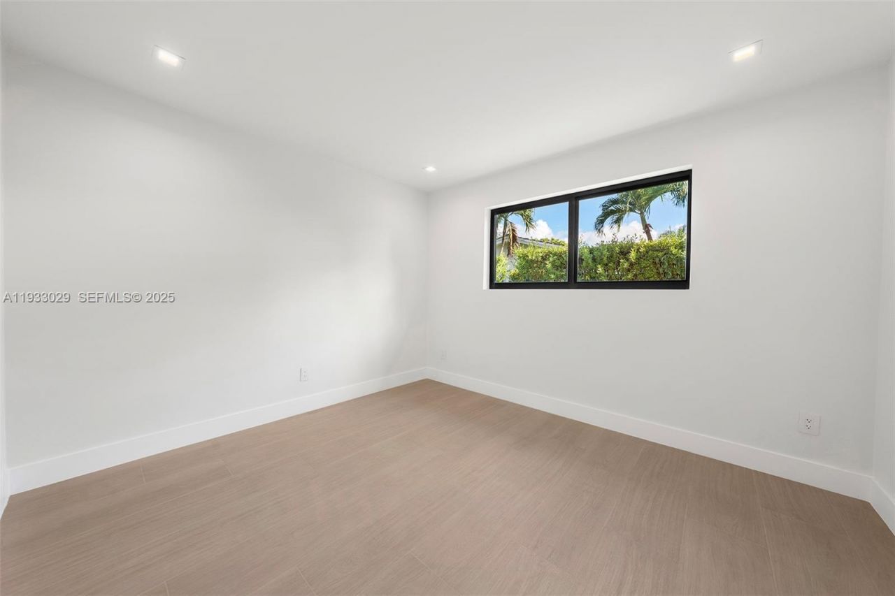 10945 SW 75th Ct, Pinecrest, FL 33156 Photo