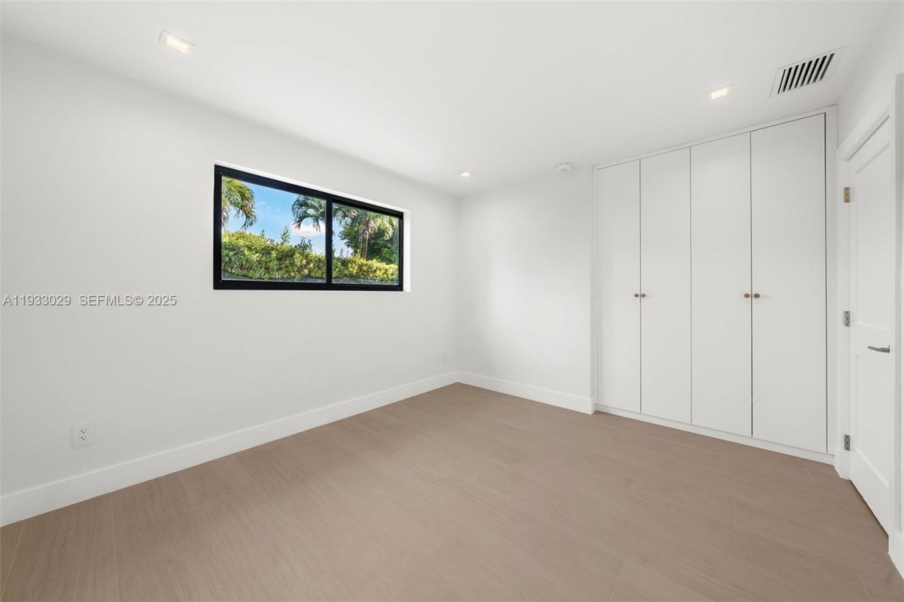 10945 SW 75th Ct, Pinecrest, FL 33156 Photo