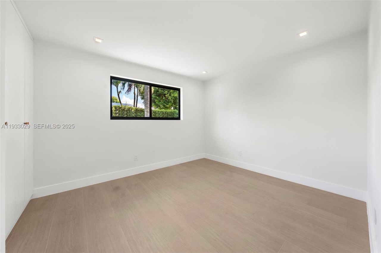 10945 SW 75th Ct, Pinecrest, FL 33156 Photo