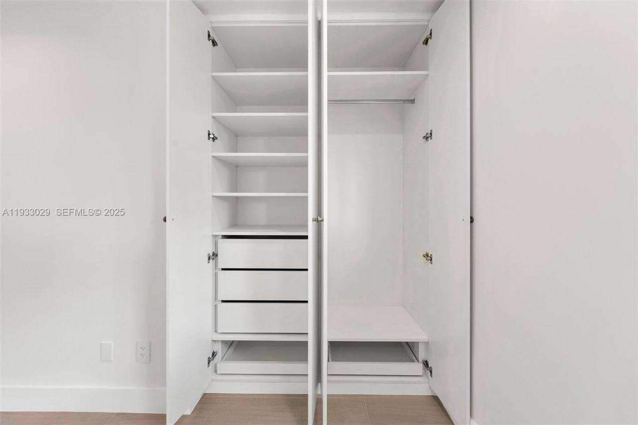 10945 SW 75th Ct, Pinecrest, FL 33156 Photo