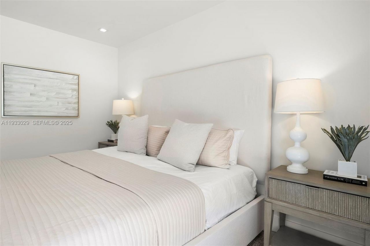 10945 SW 75th Ct, Pinecrest, FL 33156 Photo