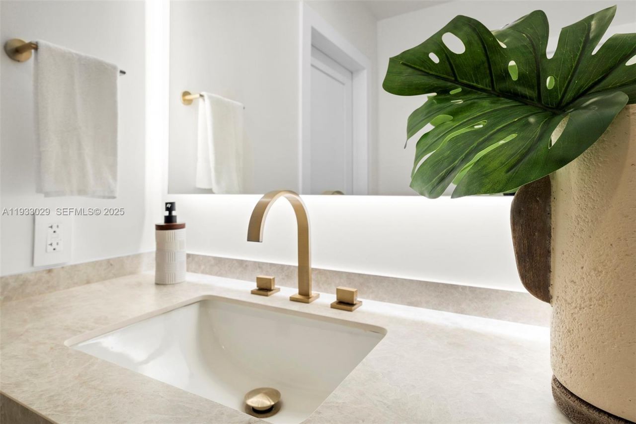 10945 SW 75th Ct, Pinecrest, FL 33156 Photo