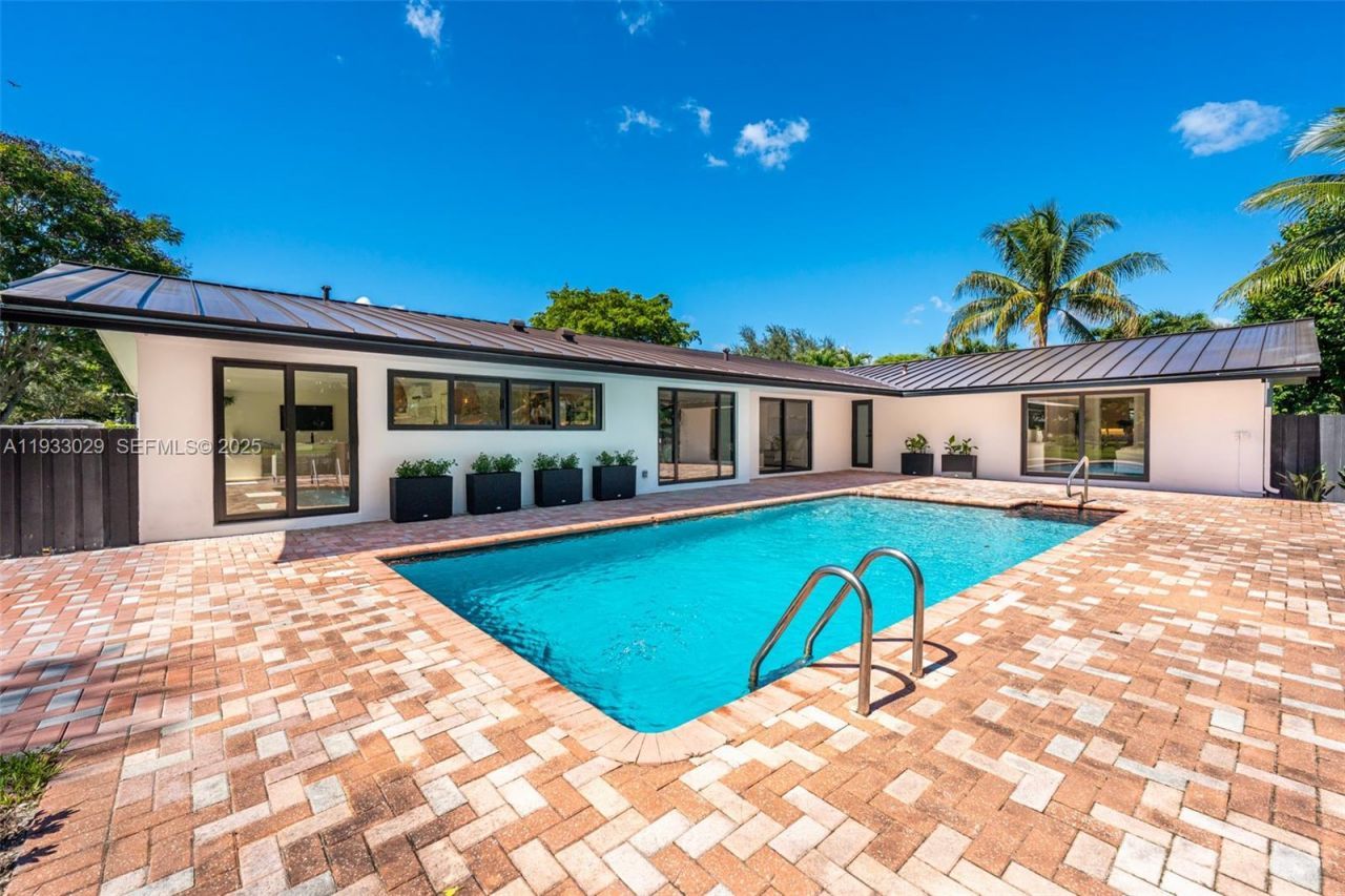 10945 SW 75th Ct, Pinecrest, FL 33156 Photo