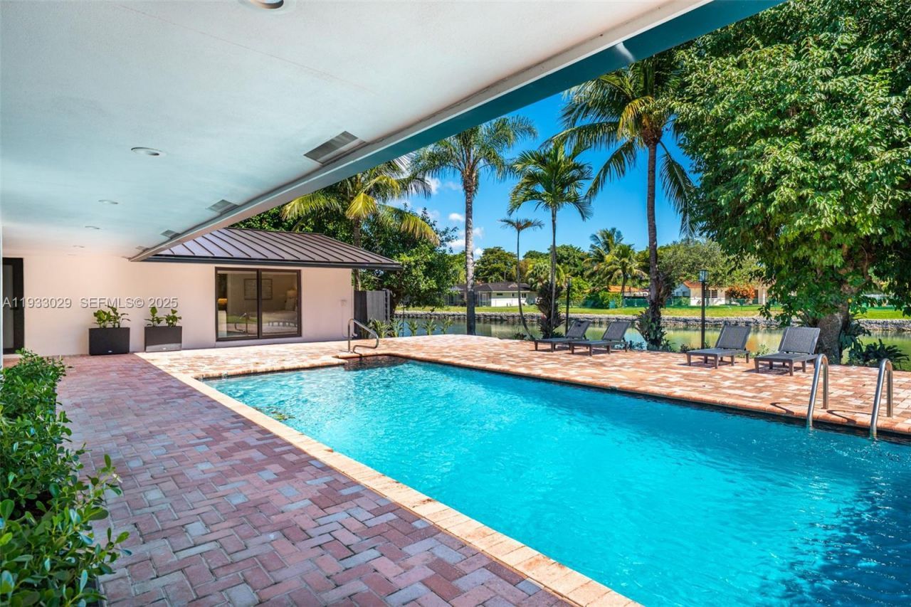 10945 SW 75th Ct, Pinecrest, FL 33156 Photo