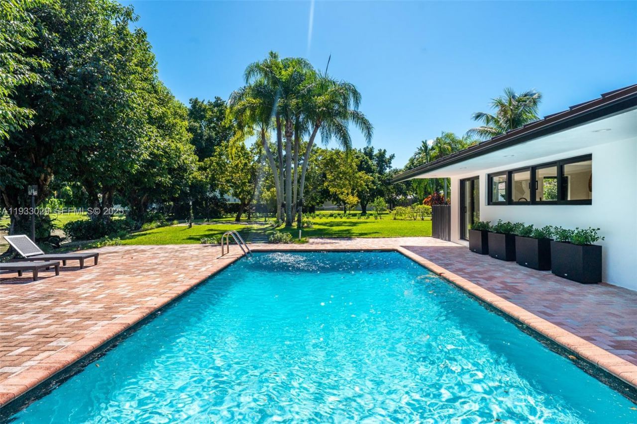 10945 SW 75th Ct, Pinecrest, FL 33156 Photo