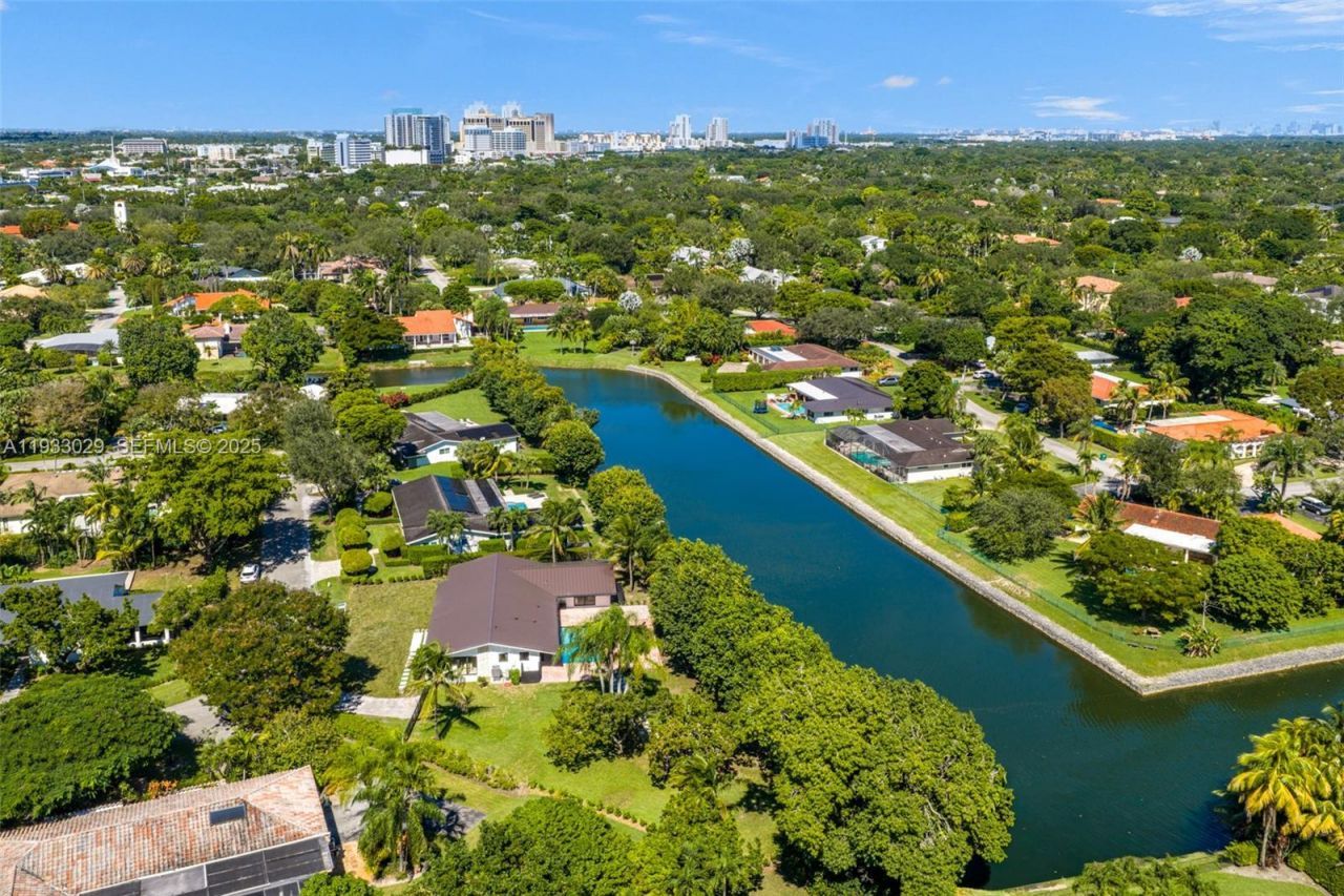 10945 SW 75th Ct, Pinecrest, FL 33156 Photo