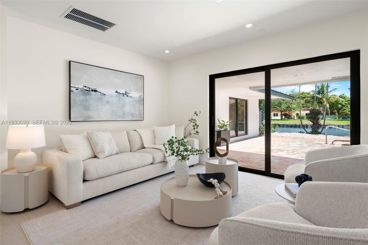 10945 SW 75th Ct, Pinecrest, FL 33156 Photo