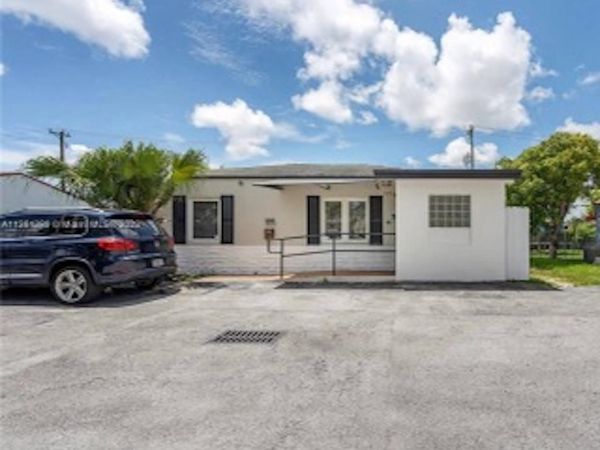 4540 NW 7th St, Miami, FL 33126