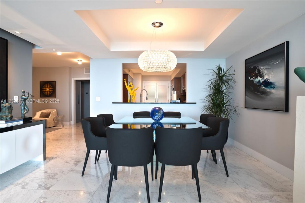 1331 Brickell Bay Dr, Unit 1609, Miami, FL 33131 Photo