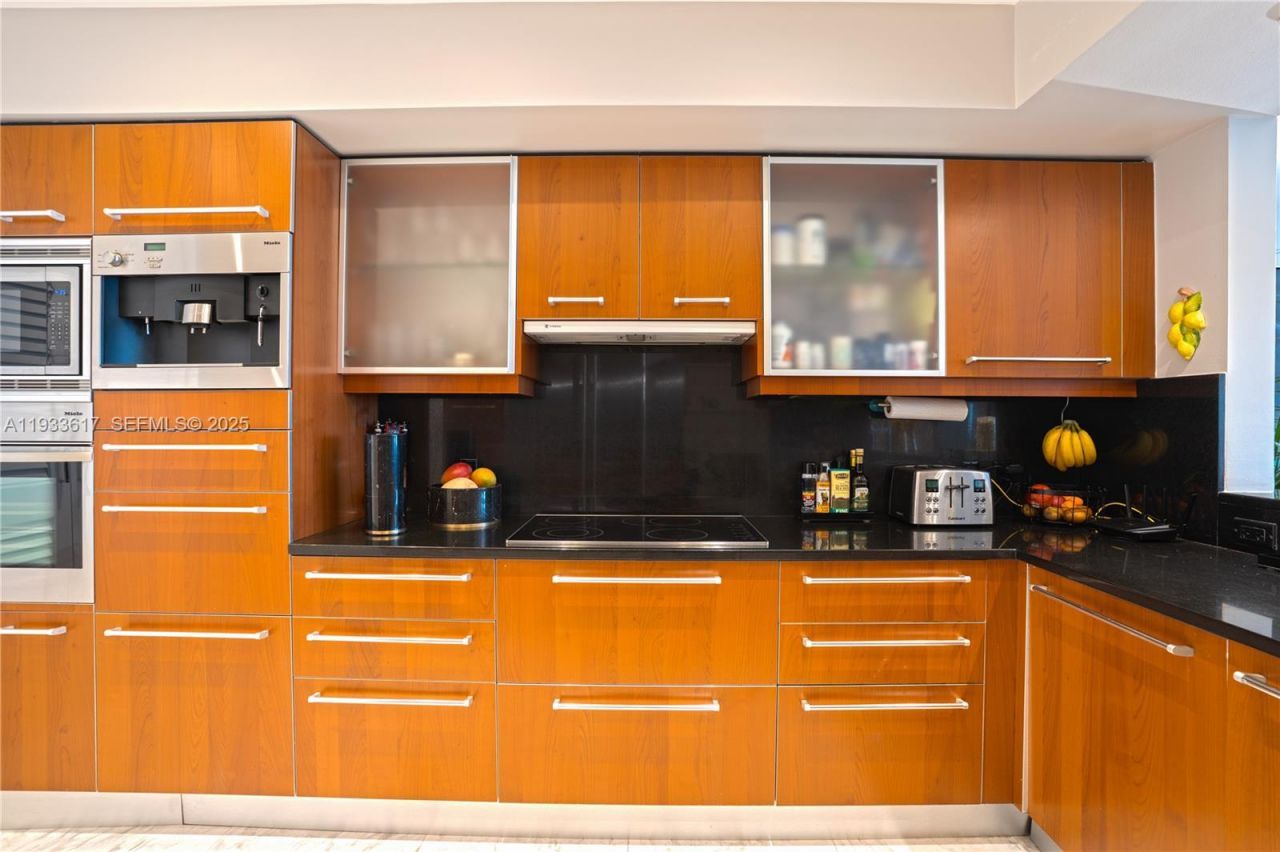 1331 Brickell Bay Dr, Unit 1609, Miami, FL 33131 Photo