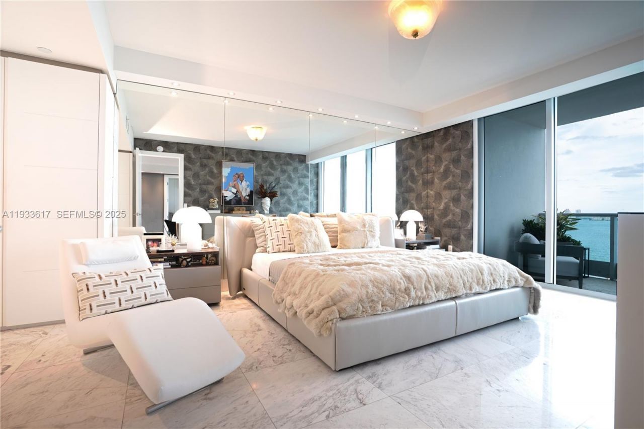 1331 Brickell Bay Dr, Unit 1609, Miami, FL 33131 Photo