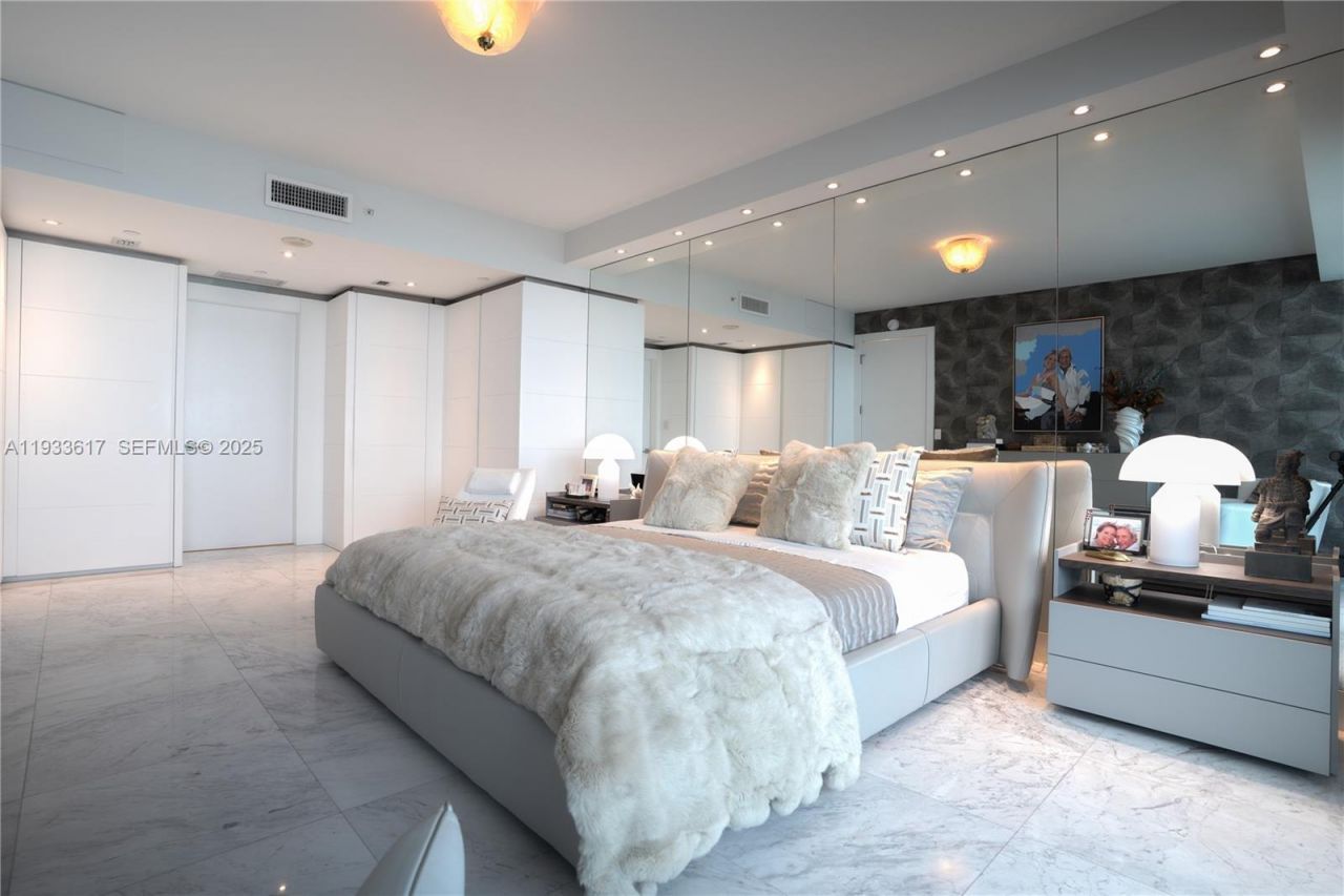 1331 Brickell Bay Dr, Unit 1609, Miami, FL 33131 Photo