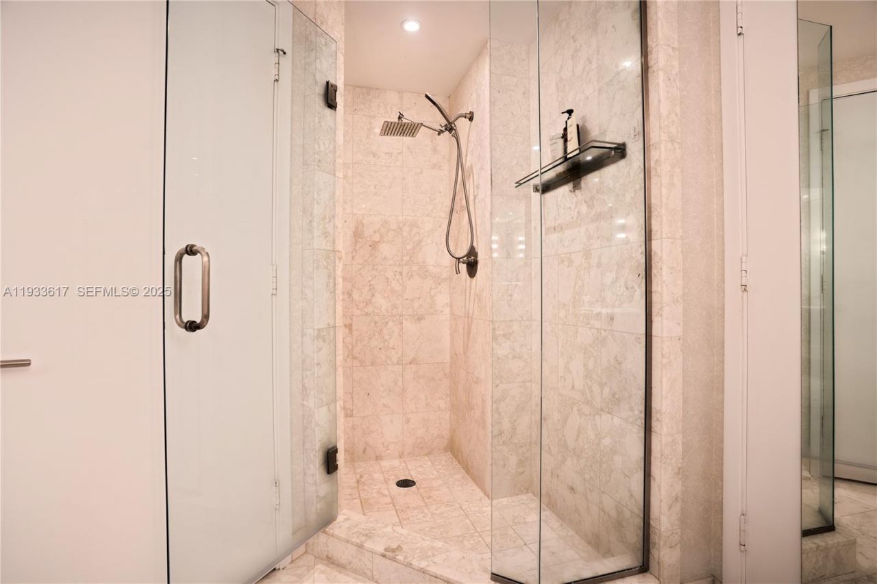 1331 Brickell Bay Dr, Unit 1609, Miami, FL 33131 Photo