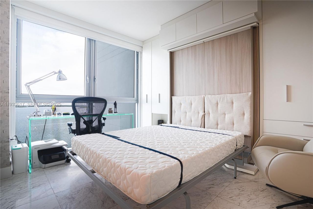 1331 Brickell Bay Dr, Unit 1609, Miami, FL 33131 Photo