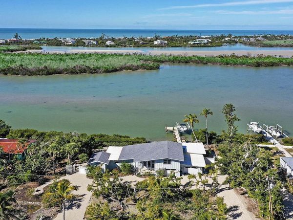 2667 Coconut Dr, Sanibel, FL 33957