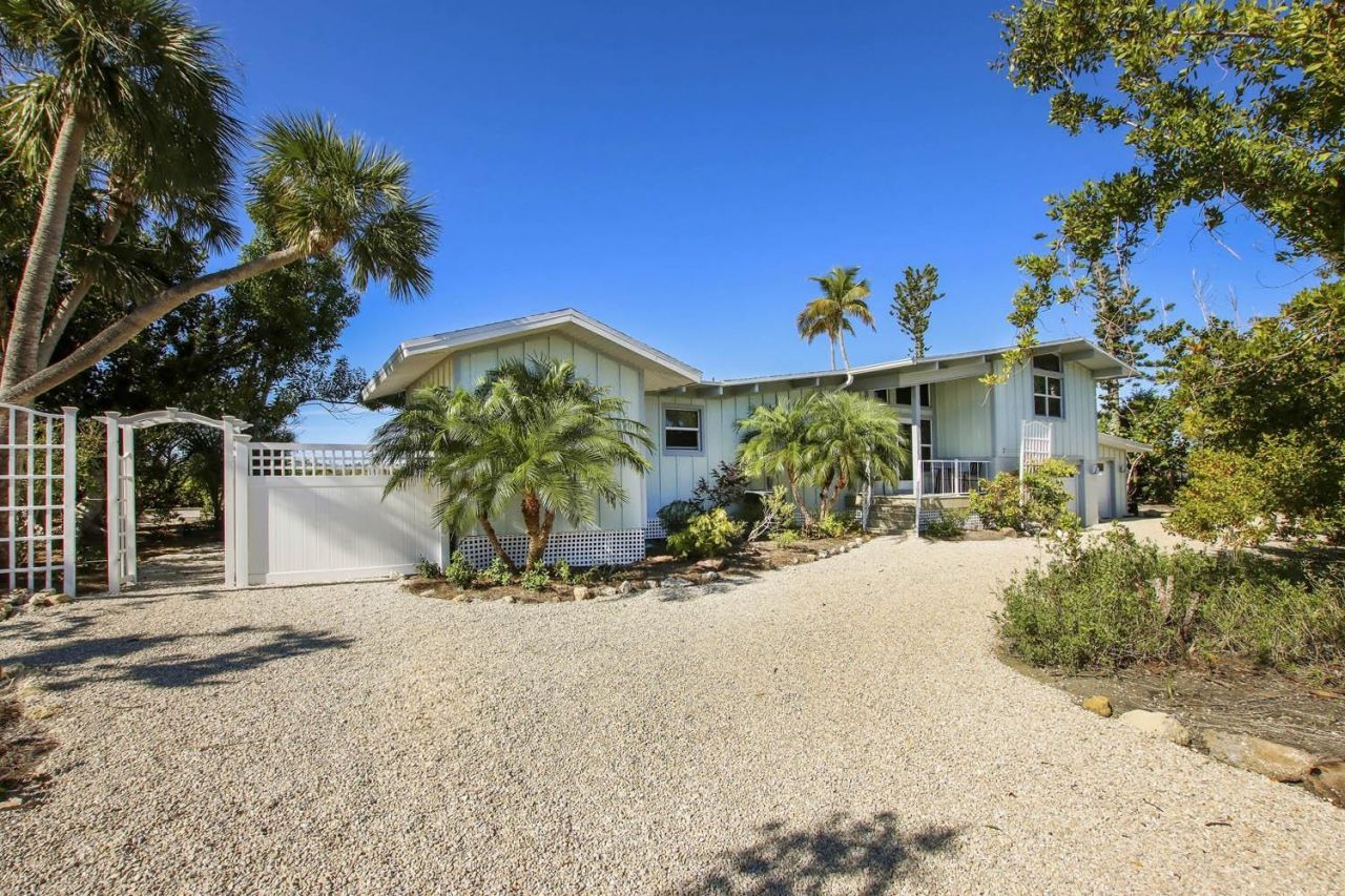 2667 Coconut Dr, Sanibel, FL 33957 Photo