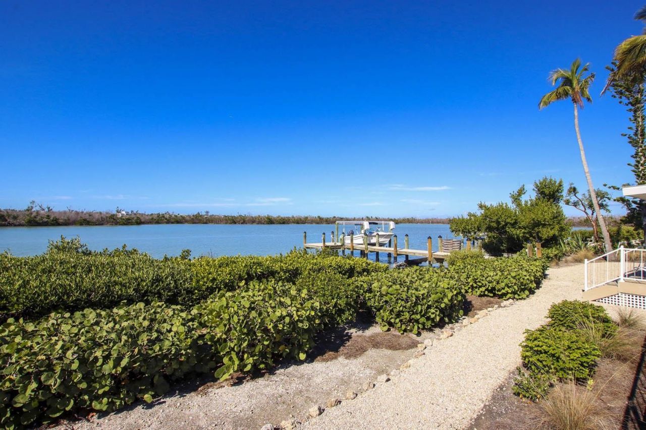 2667 Coconut Dr, Sanibel, FL 33957 Photo