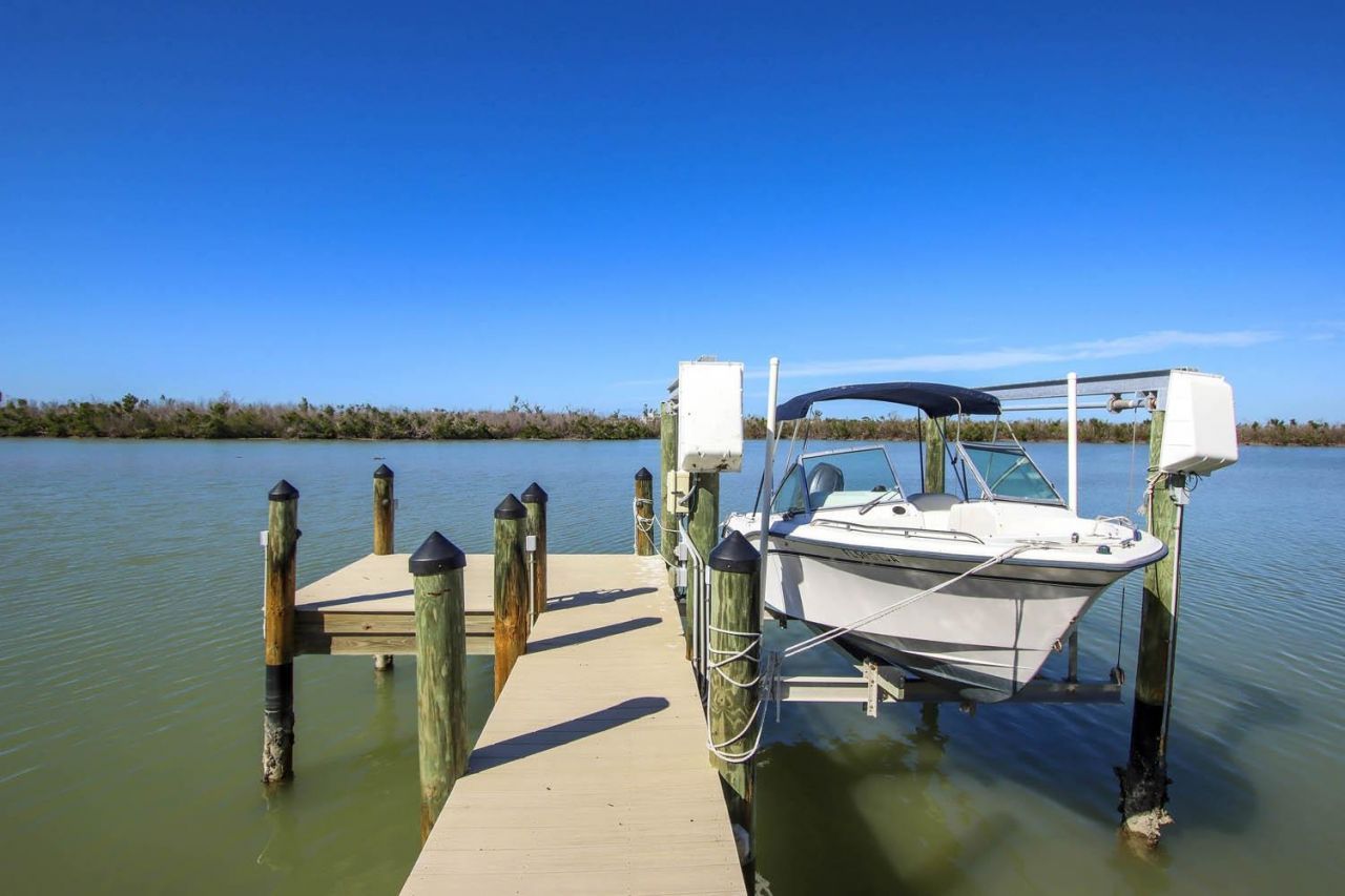 2667 Coconut Dr, Sanibel, FL 33957 Photo