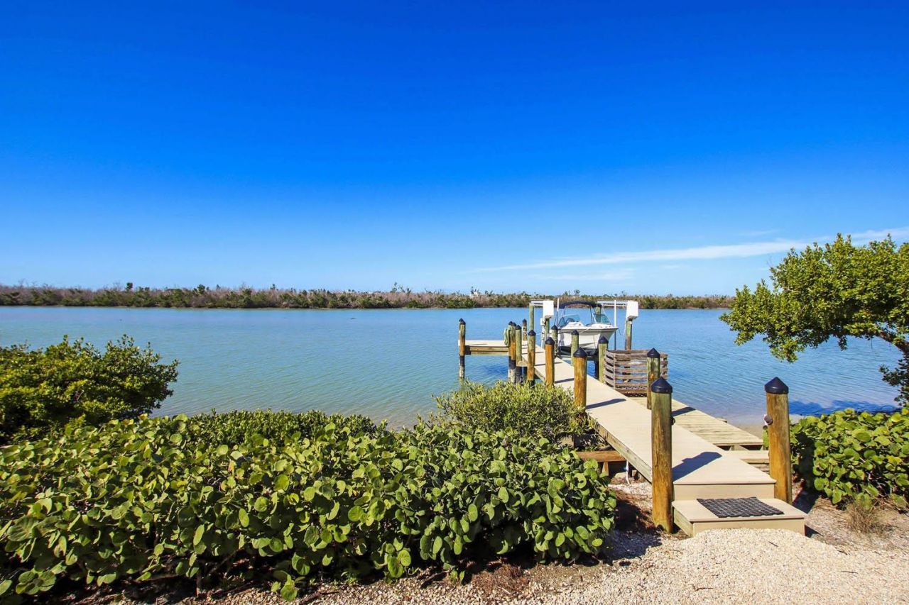 2667 Coconut Dr, Sanibel, FL 33957 Photo