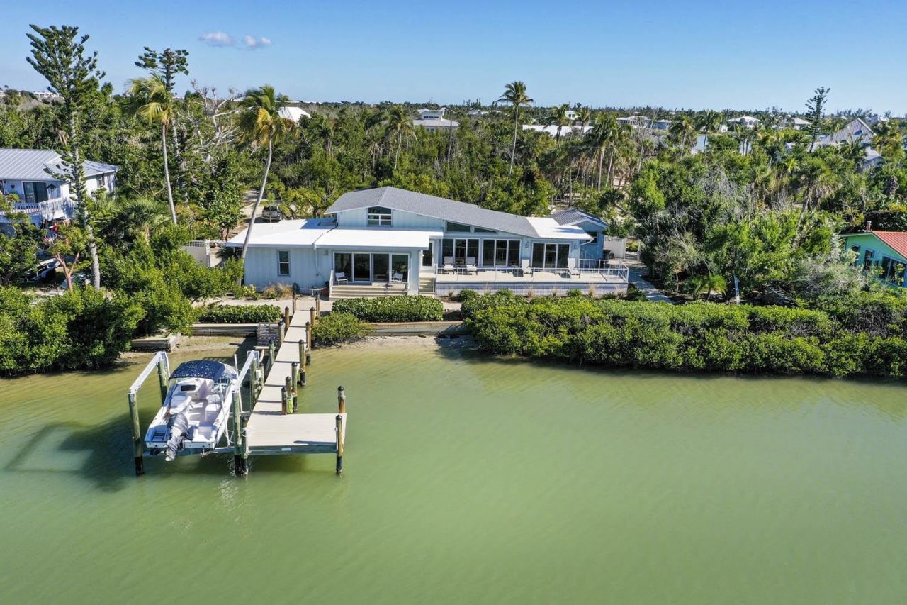 2667 Coconut Dr, Sanibel, FL 33957 Photo