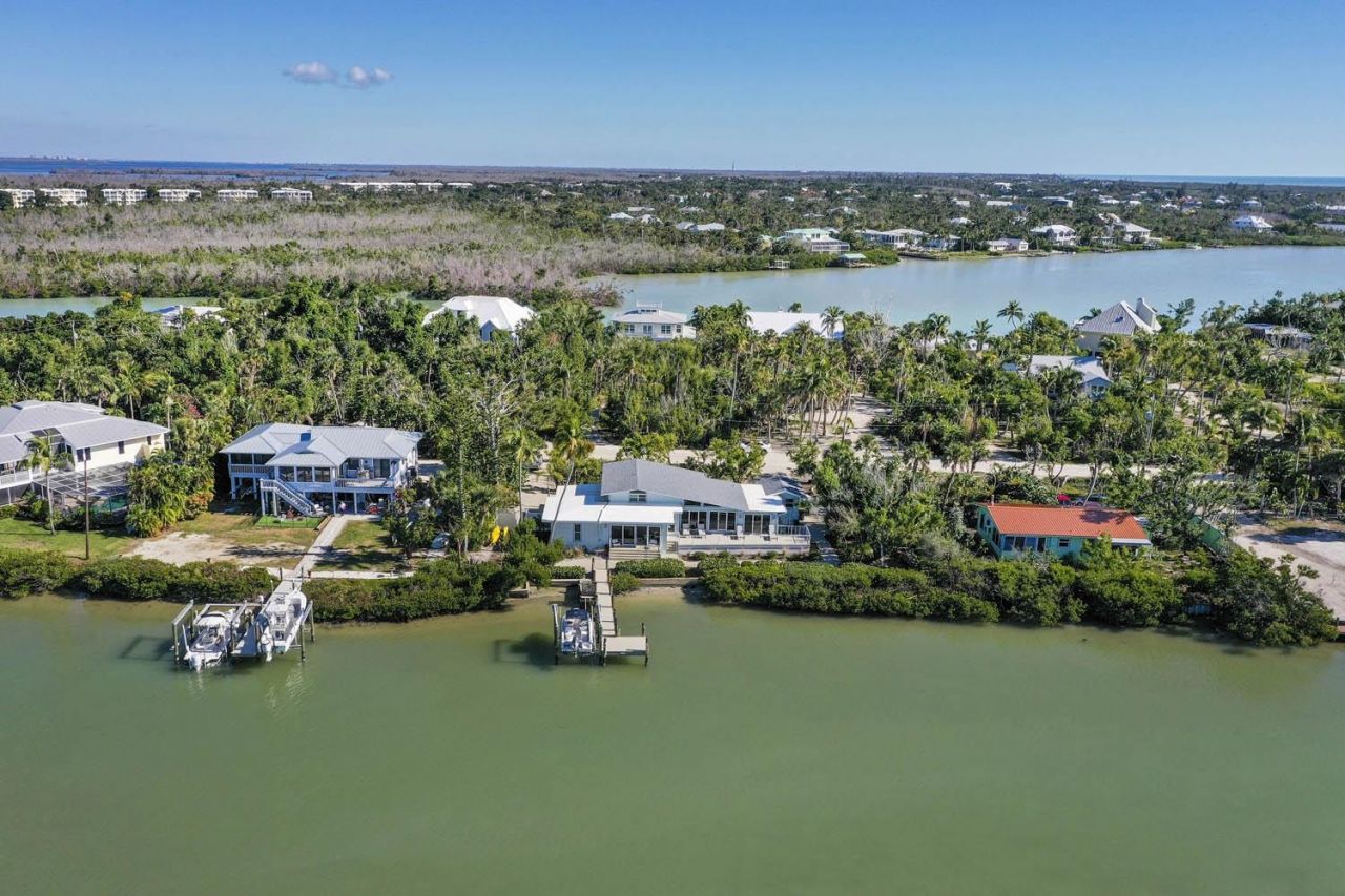 2667 Coconut Dr, Sanibel, FL 33957 Photo