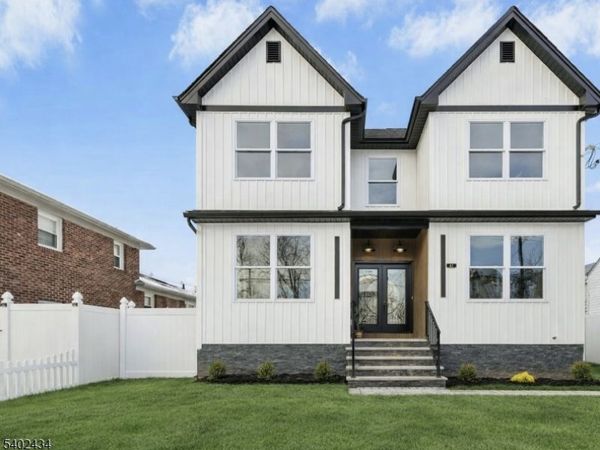 61 W Colfax Ave, Roselle Park, NJ 07204