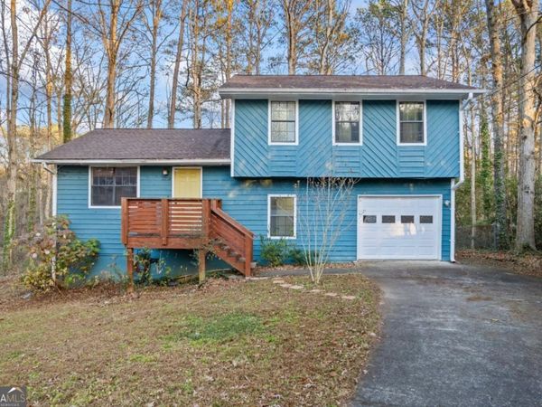 2220 Davis Oaks Court, Stone Mountain, GA 30087