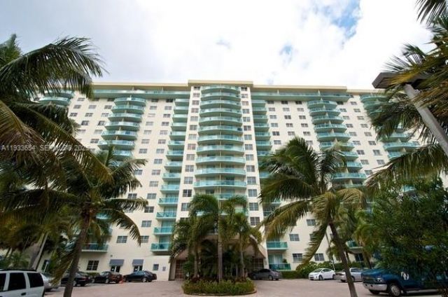 19390 Collins Ave , Unit PH-26, Sunny Isles Beach, FL 33160 Photo