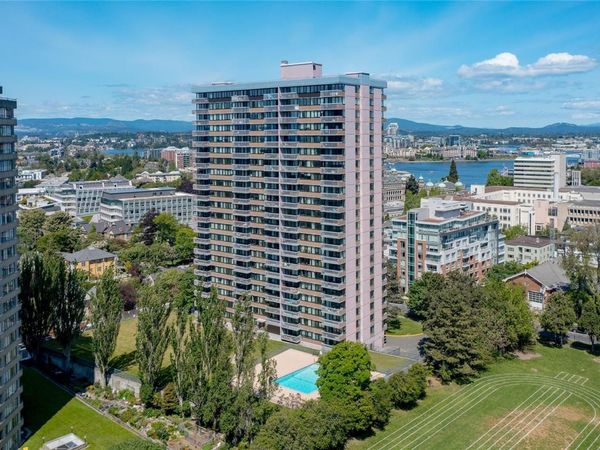 647 Michigan St, Unit 1608, Victoria, BC V8V 1S9