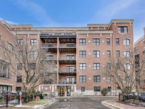 2811 N Bell Avenue, Unit 107, Chicago, IL 60618