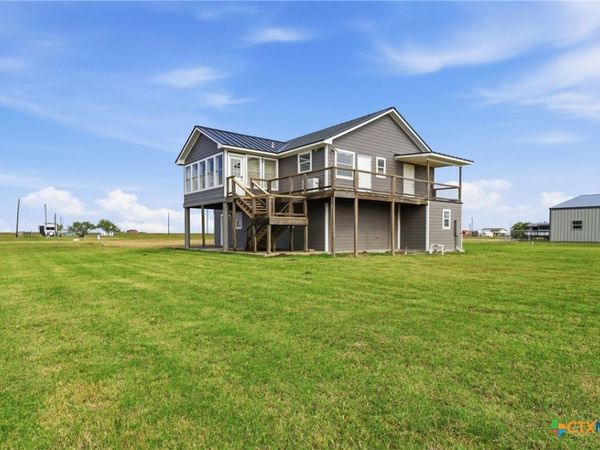 90 Bluefish Lane, Palacios, TX 77465