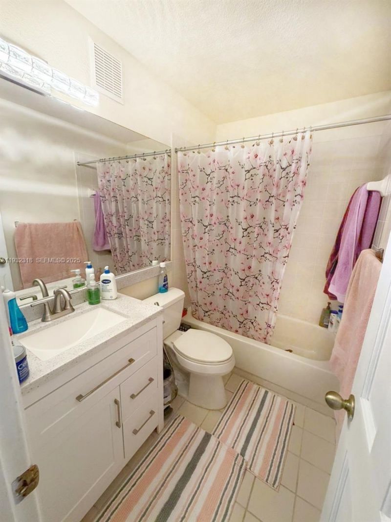 10877 NW 8th St , Pembroke Pines, FL 33026 Photo