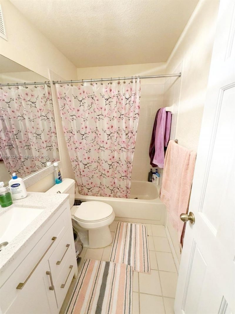 10877 NW 8th St , Pembroke Pines, FL 33026 Photo