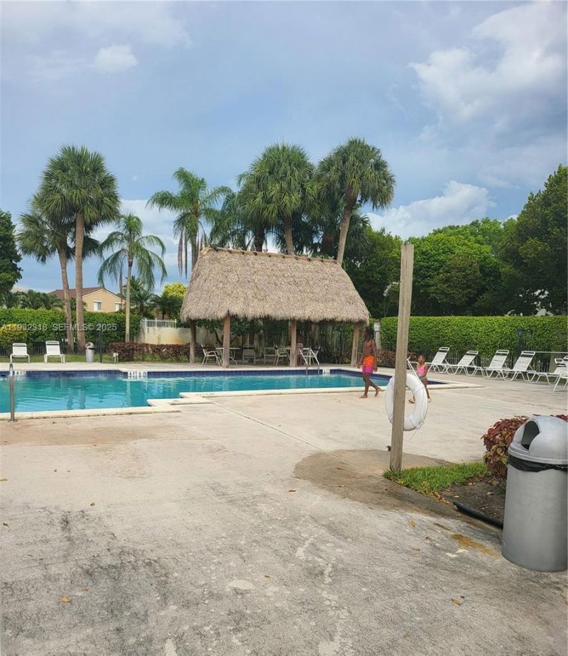 10877 NW 8th St , Pembroke Pines, FL 33026 Photo