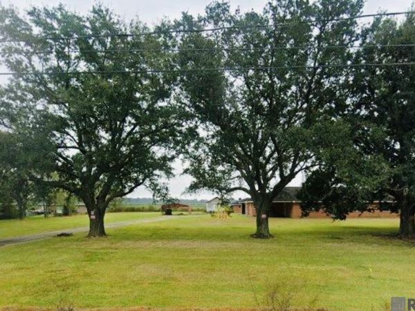 206 Ideal St, Belle Rose, LA 70341