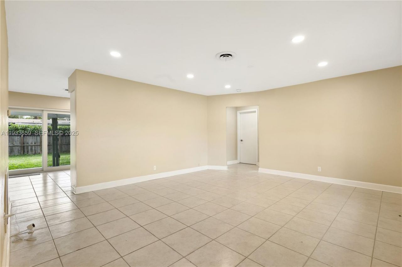 142 SW 53rd Ave, Plantation, FL 33317 Photo