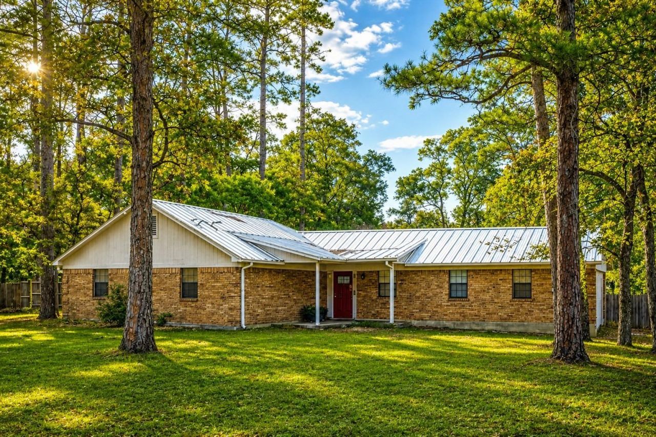 326 Pine View Loop, Bastrop, TX 78602 Main Photo