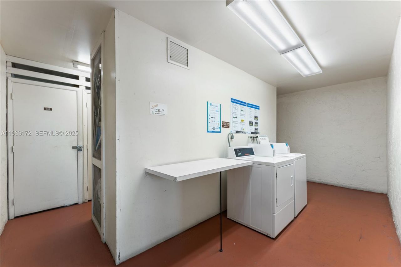 8901 S Hollybrook Blvd, Unit 303, Pembroke Pines, FL 33025 Photo