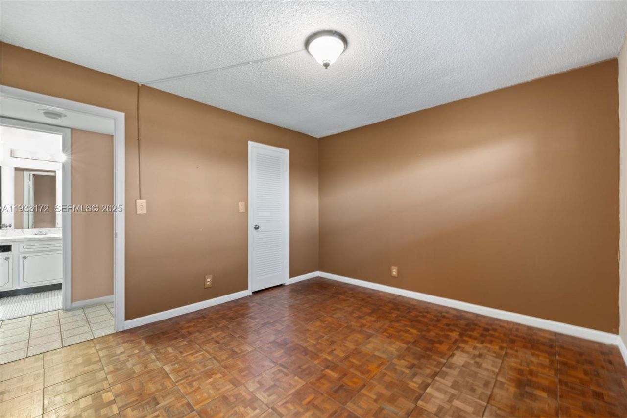 8901 S Hollybrook Blvd, Unit 303, Pembroke Pines, FL 33025 Photo